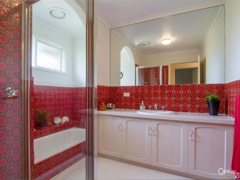 5 Laleham Court, Frankston VIC 3199