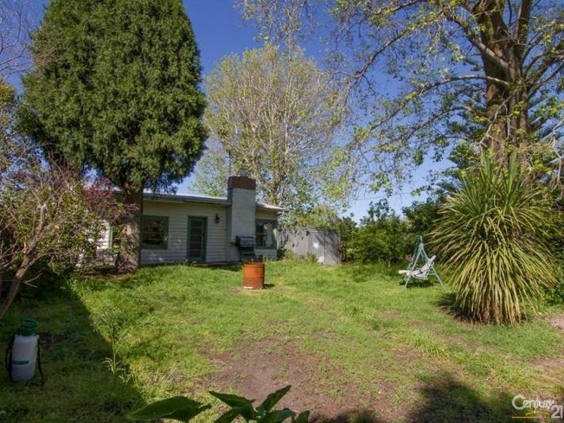 8 Logan Street, Frankston VIC 3199