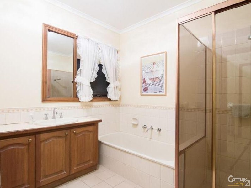 8 Diana Court, Langwarrin VIC 3910