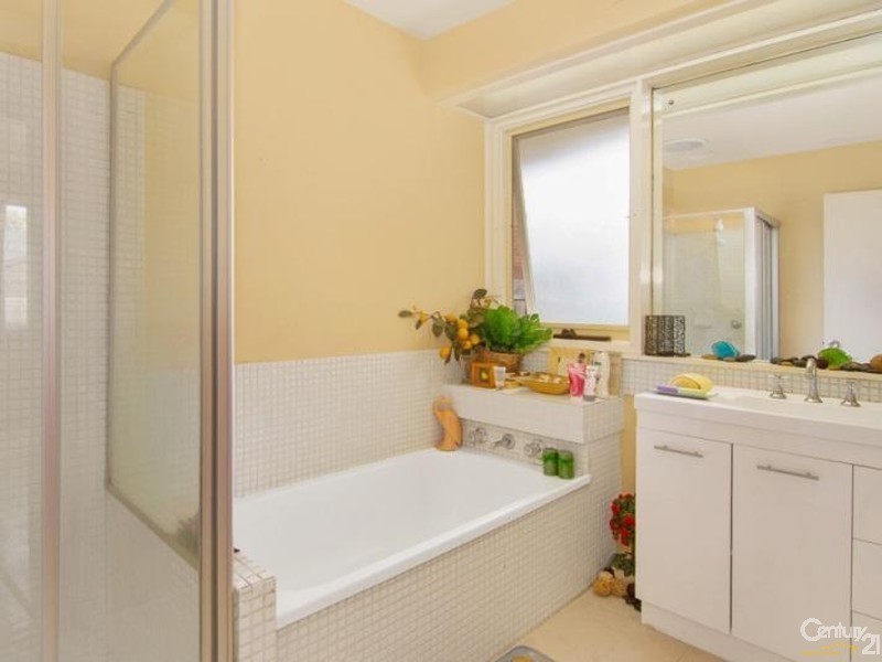 6 Narambi Crescent, Frankston VIC 3199