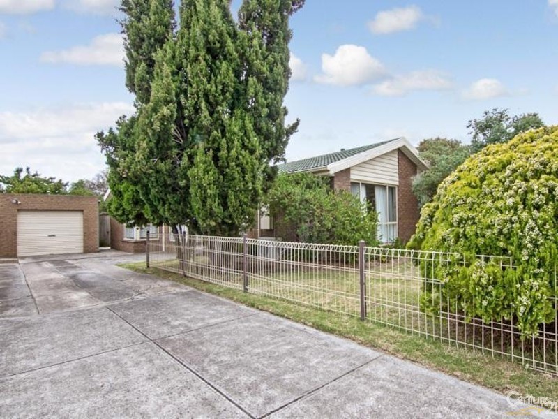 59 Maple Street, Seaford VIC 3198