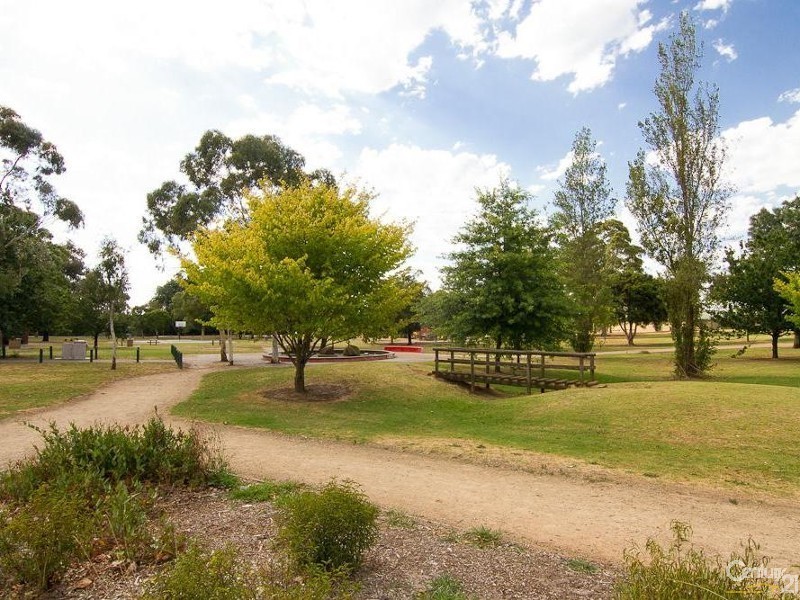 11 Kareela Road, Frankston VIC 3199