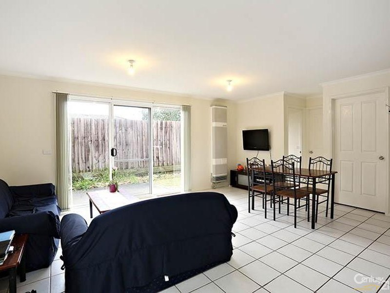 2/64 Lardner Road, Frankston VIC 3199