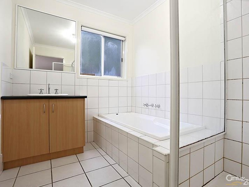 2/64 Lardner Road, Frankston VIC 3199