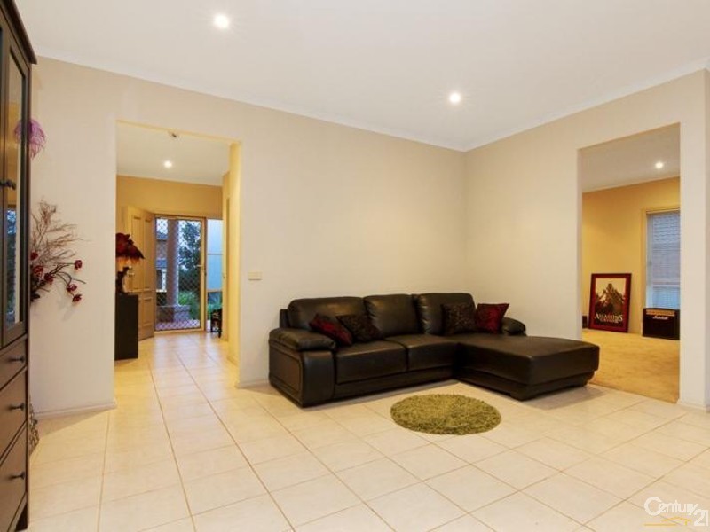 8/36 Pepperbush Crescent, Langwarrin VIC 3910