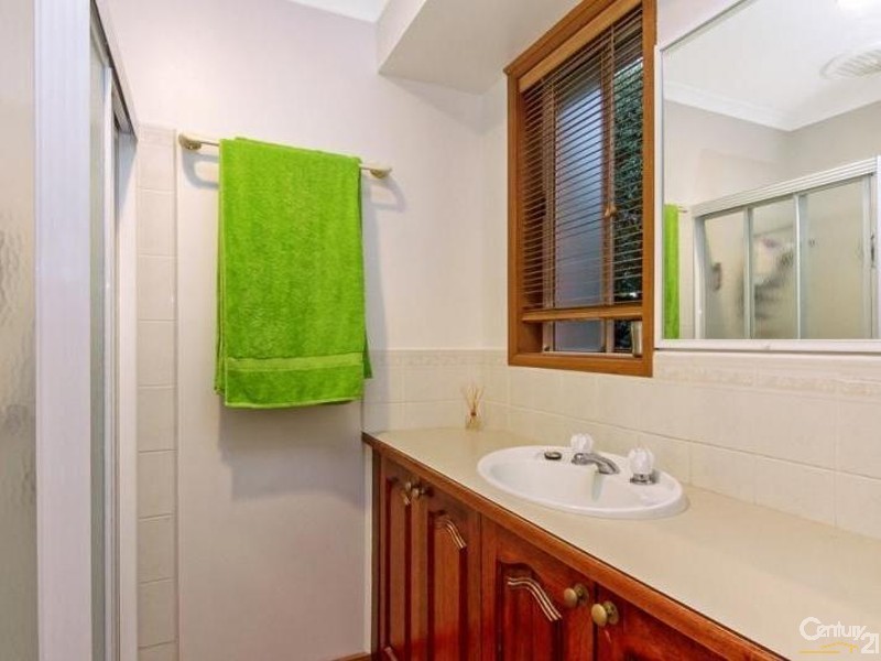 12 Julia Court, Cranbourne North VIC 3977