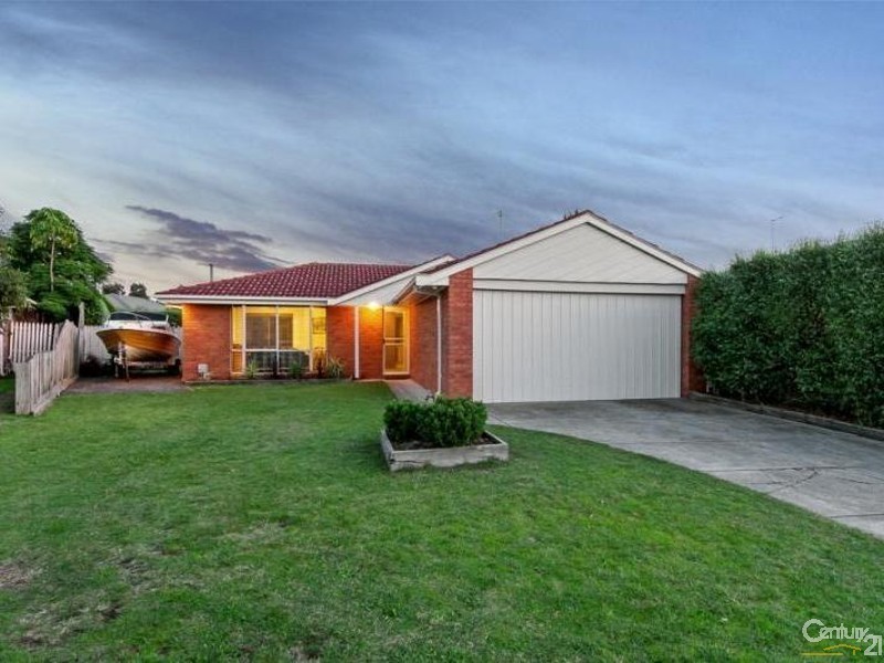 12 Julia Court, Cranbourne North VIC 3977