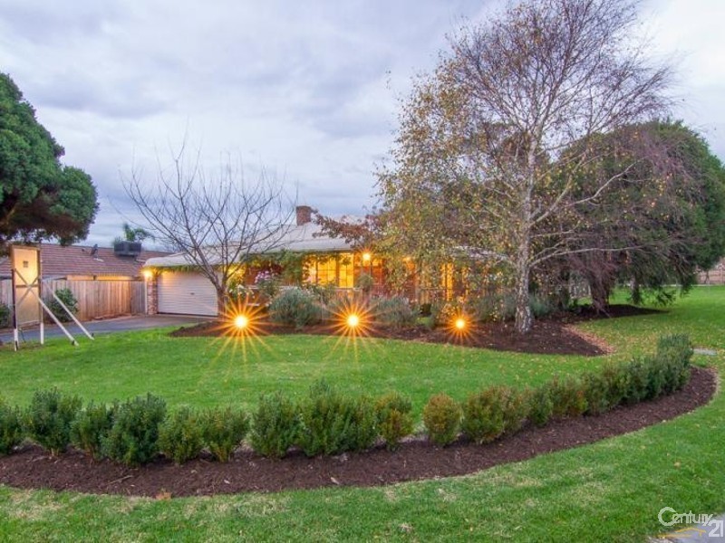 10 Impressa Close, Langwarrin VIC 3910