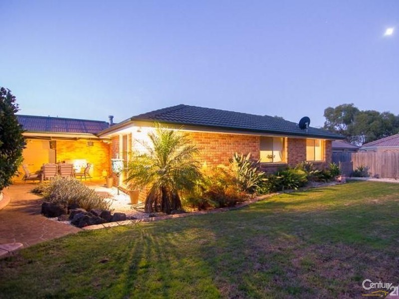 4 Noel Road, Langwarrin VIC 3910
