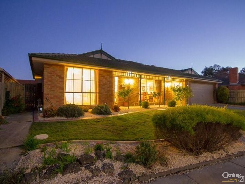 4 Noel Road, Langwarrin VIC 3910