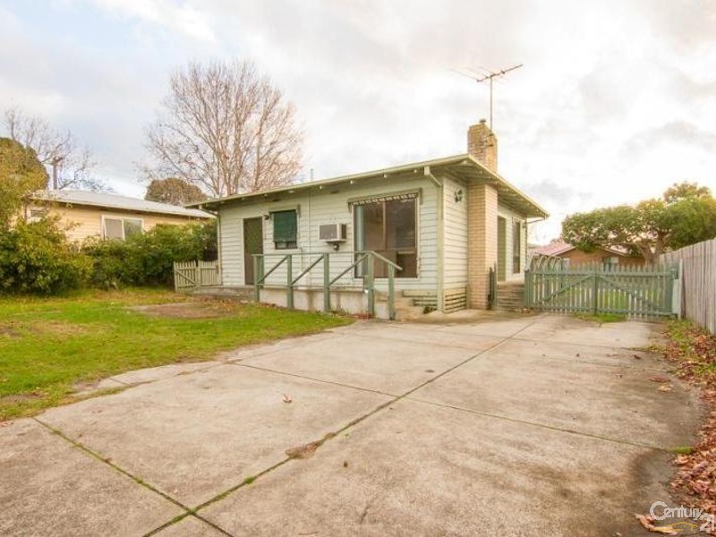 8 Harrow Street, Frankston VIC 3199