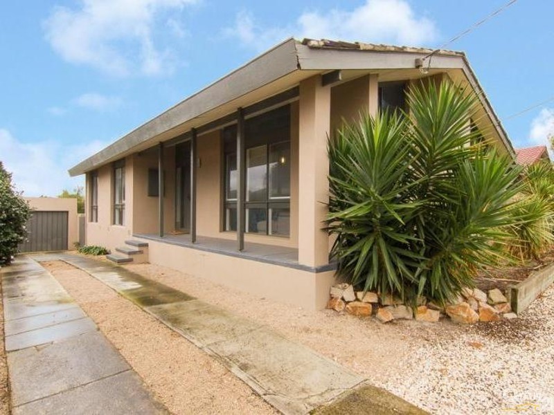 94 Grimwade Crescent, Frankston VIC 3199