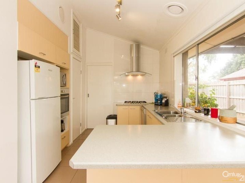 94 Grimwade Crescent, Frankston VIC 3199