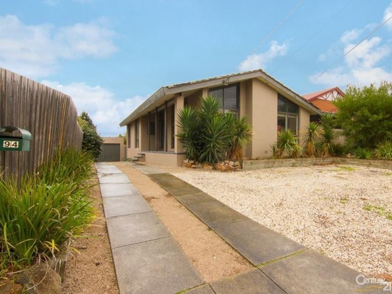 94 Grimwade Crescent, Frankston VIC 3199