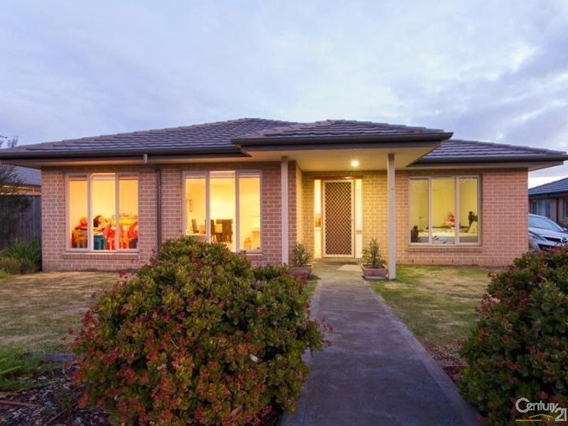 1/4 Langewan Road, Langwarrin VIC 3910