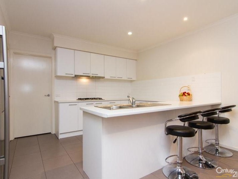 1/4 Langewan Road, Langwarrin VIC 3910