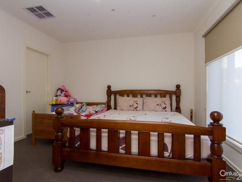 1/4 Langewan Road, Langwarrin VIC 3910