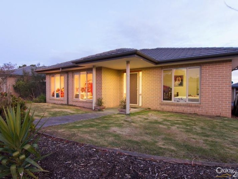 1/4 Langewan Road, Langwarrin VIC 3910