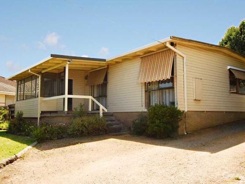 35 Helvetia Court, Frankston VIC 3199