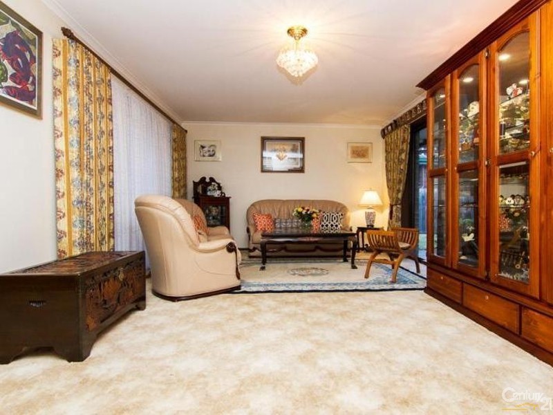 17 Lucas Crescent, Seaford VIC 3198