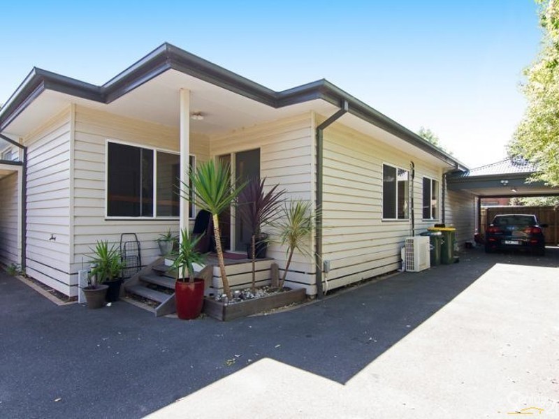 2/57 Rosslyn Avenue, Seaford VIC 3198