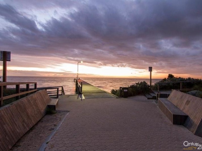 2/57 Rosslyn Avenue, Seaford VIC 3198