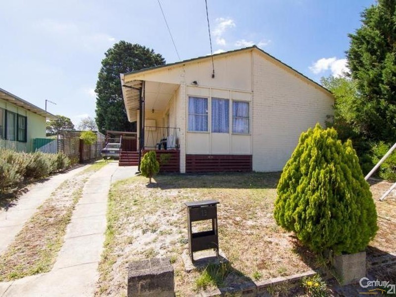 13 Forest Drive, Frankston North VIC 3200