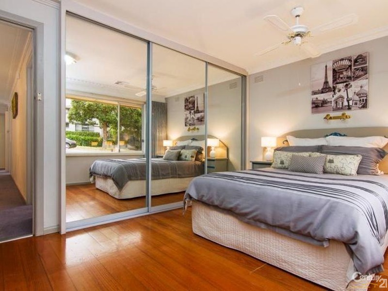 24 Sycamore Road, Frankston South VIC 3199