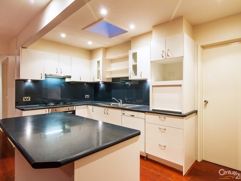 8 Elisdon Drive, Seaford VIC 3198