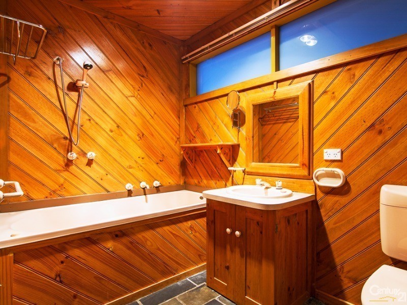 8 Elisdon Drive, Seaford VIC 3198