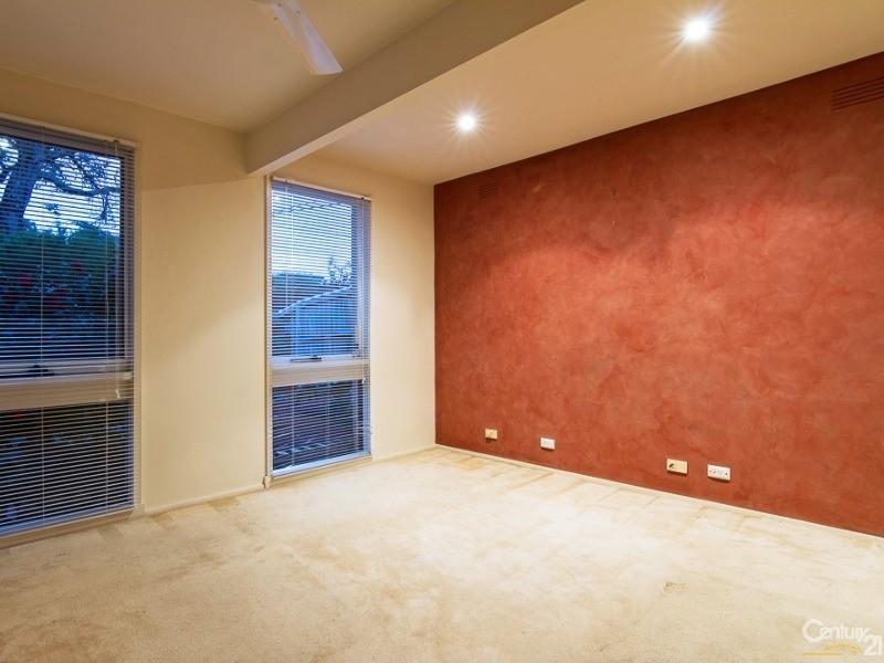 8 Elisdon Drive, Seaford VIC 3198