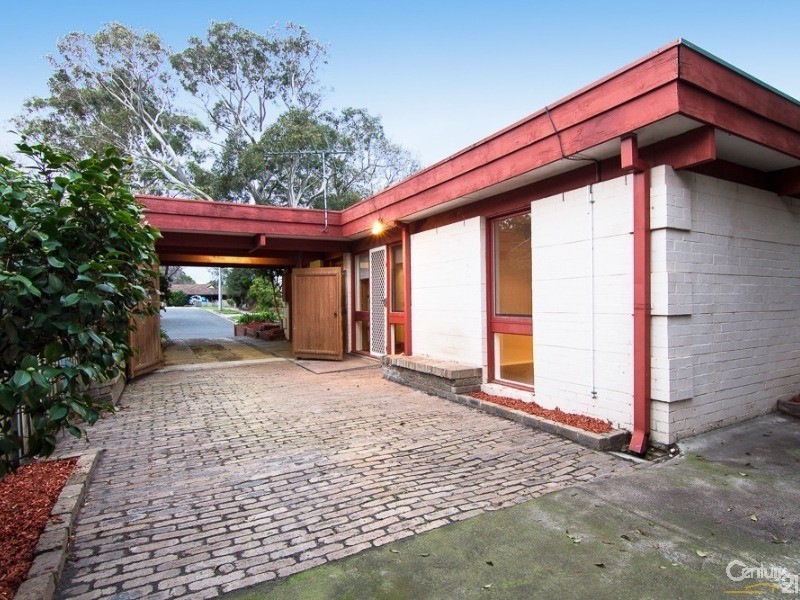 8 Elisdon Drive, Seaford VIC 3198
