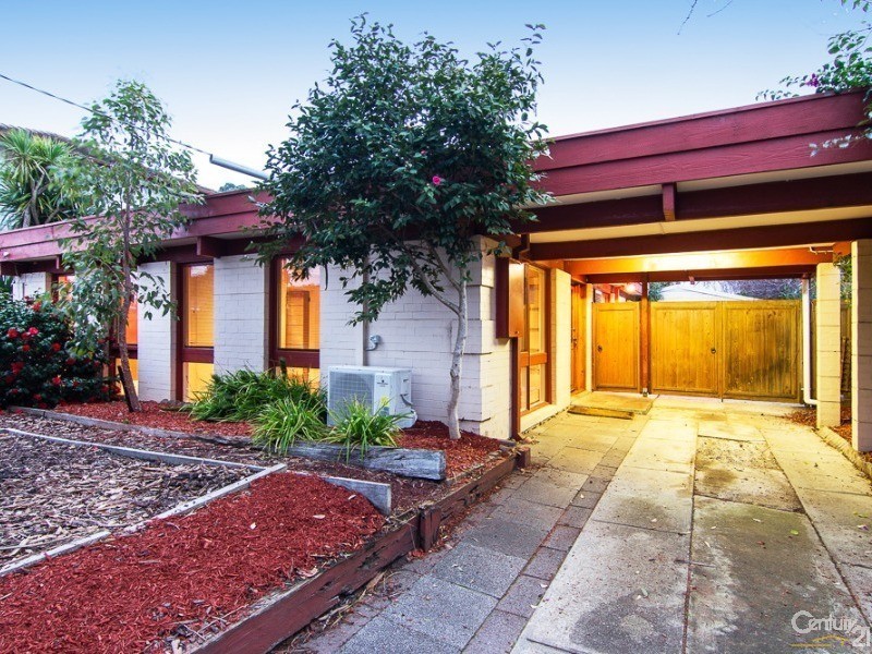 8 Elisdon Drive, Seaford VIC 3198