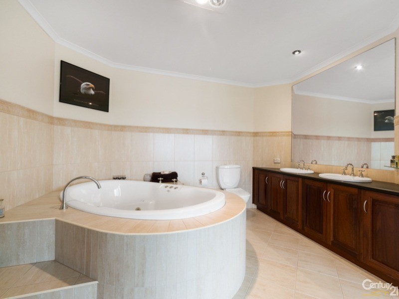 3 Southseas Place, Patterson Lakes VIC 3197