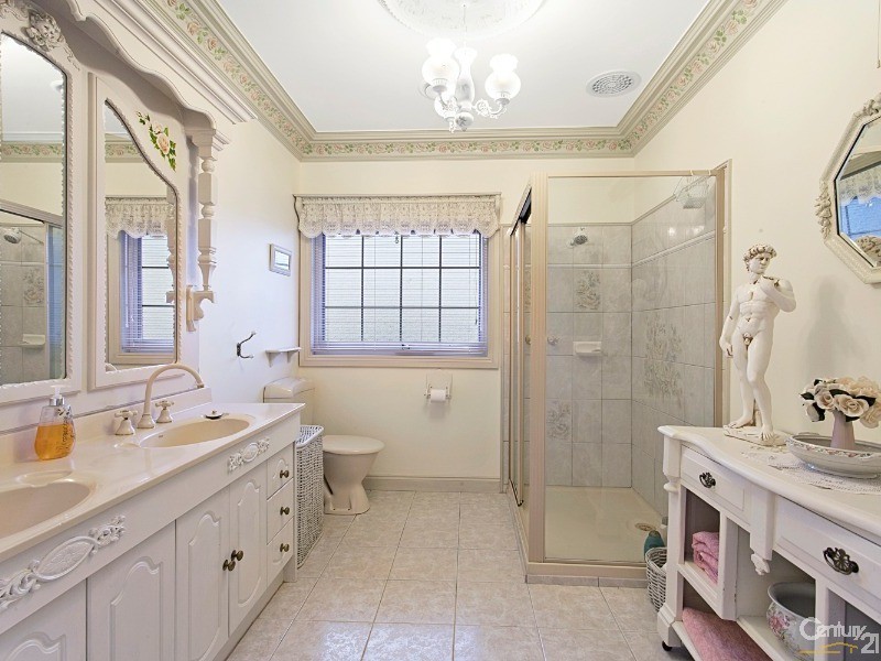 2 The Glade, Langwarrin VIC 3910