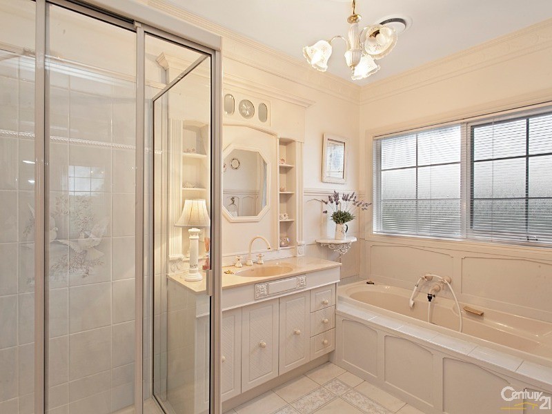 2 The Glade, Langwarrin VIC 3910