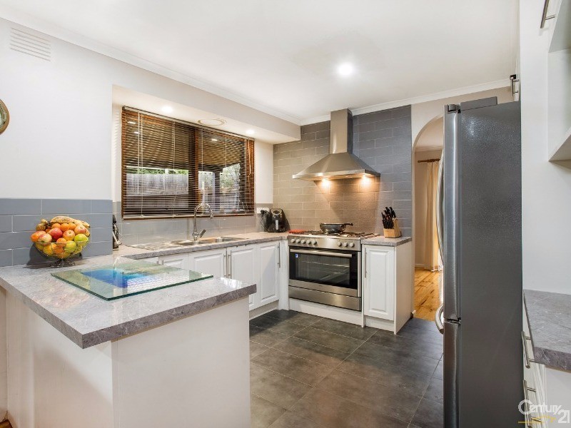 19 Narambi Crescent, Frankston VIC 3199