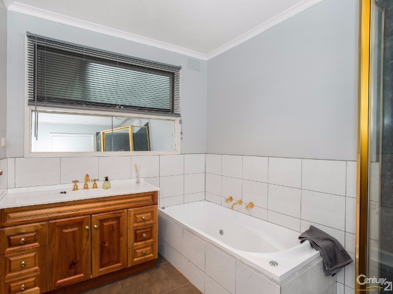 19 Narambi Crescent, Frankston VIC 3199