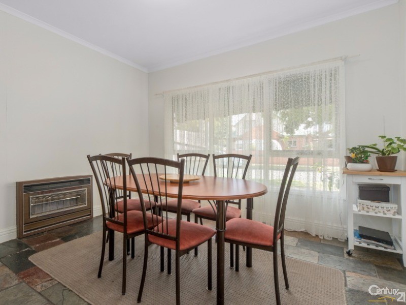 4 Martin Street, Seaford VIC 3198