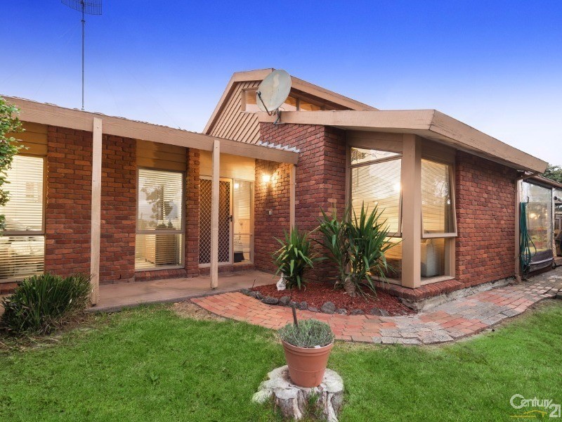 15 Impressa Close, Langwarrin VIC 3910