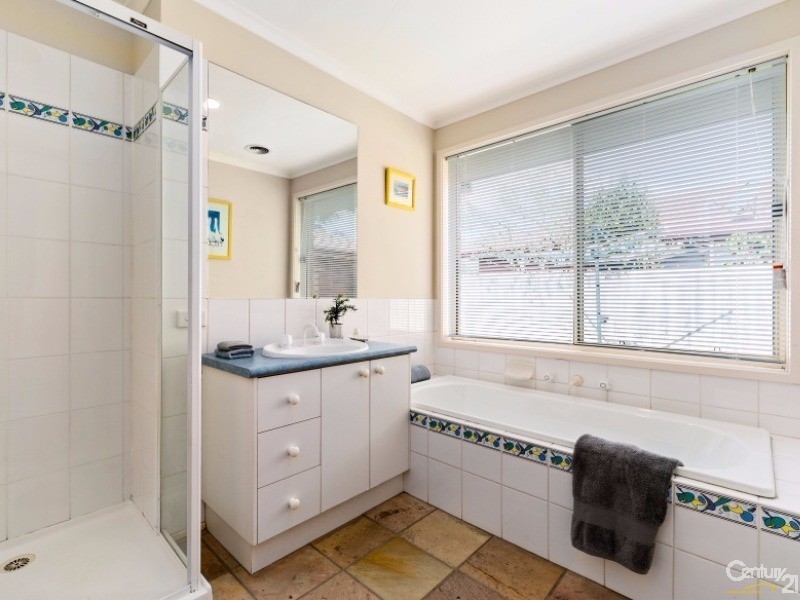 28 Bianca Drive, Aspendale Gardens VIC 3195