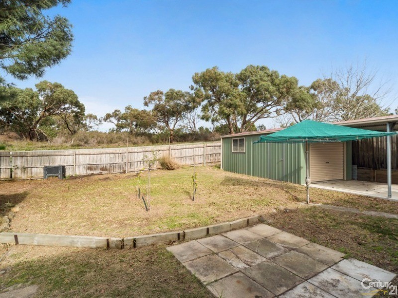 20 Honeysuckle Street, Frankston North VIC 3200