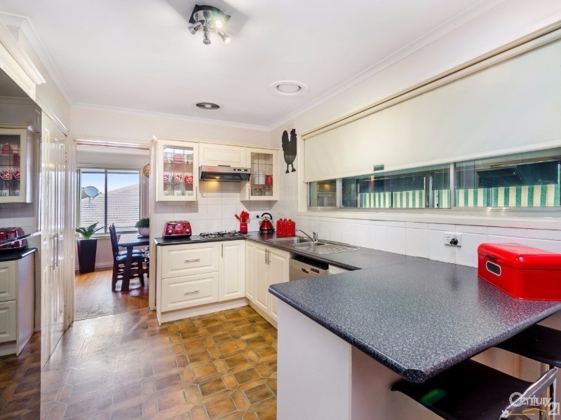 9 Carmel Court, Frankston VIC 3199