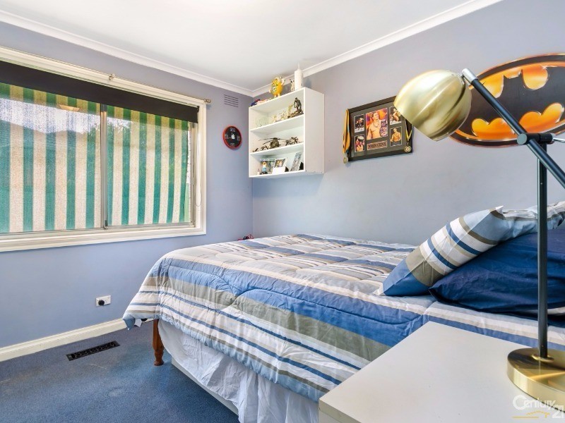 9 Carmel Court, Frankston VIC 3199