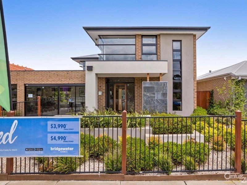 11 Red Maple Drive, Cranbourne West VIC 3977