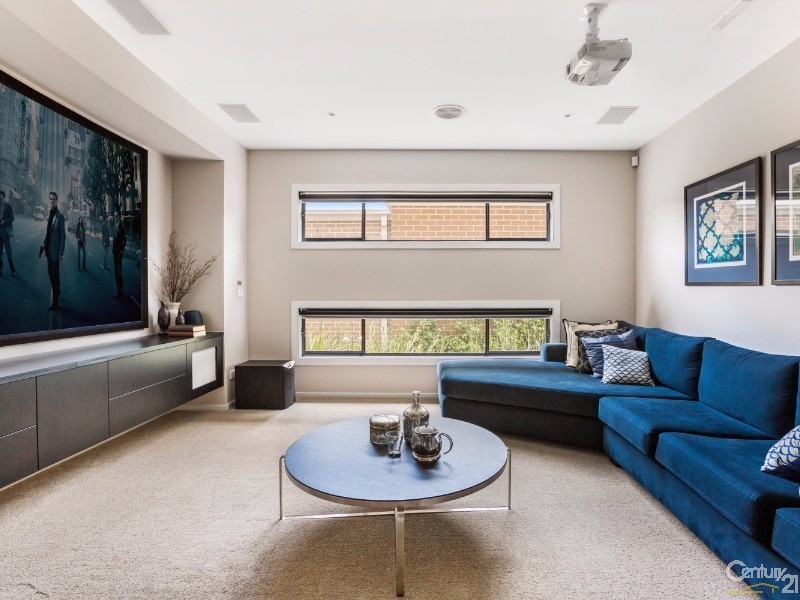 11 Red Maple Drive, Cranbourne West VIC 3977