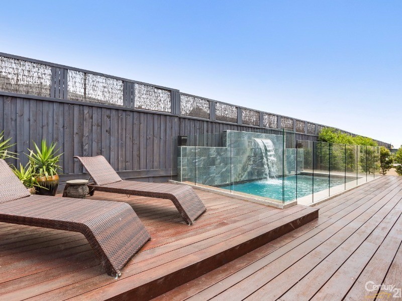 11 Red Maple Drive, Cranbourne West VIC 3977