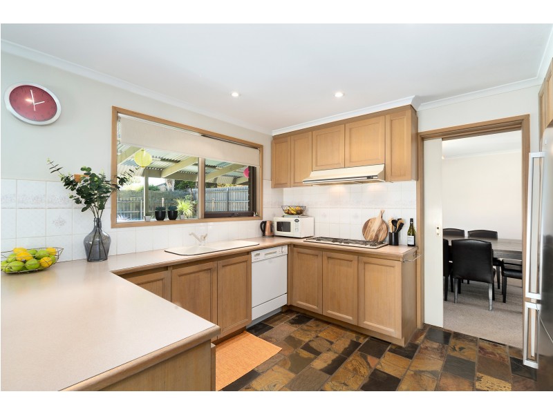 12 Joelle Court, Aspendale Gardens VIC 3195