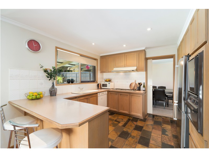 12 Joelle Court, Aspendale Gardens VIC 3195