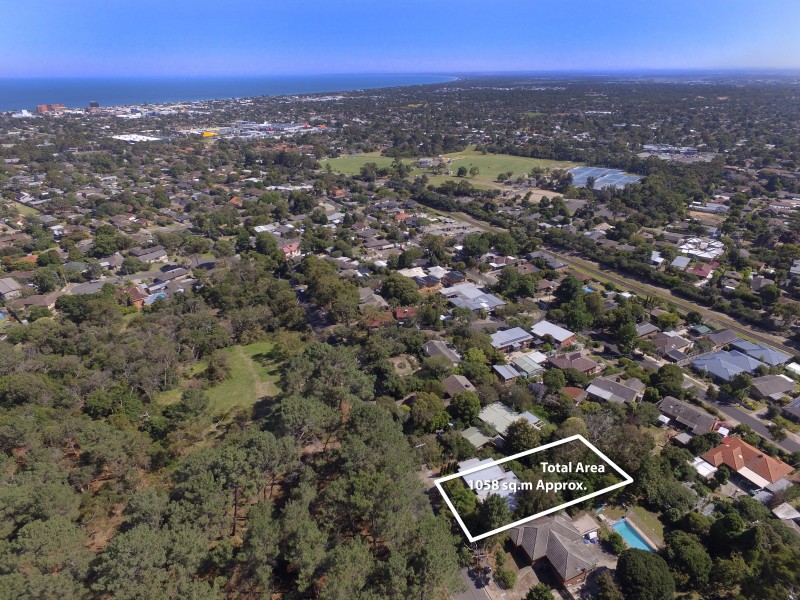 27 Wallace Avenue, Frankston VIC 3199